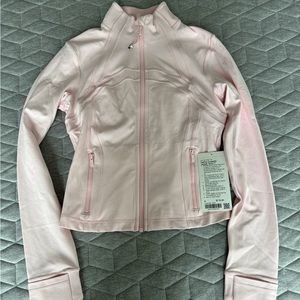 LAST DAY FOR LISTING lululemon strawberry milkshake cropped define jacket size 8
